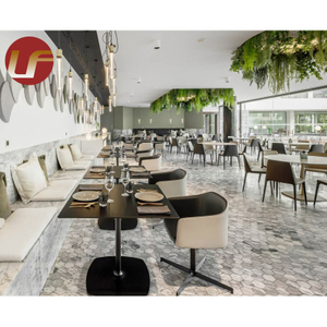 Tables de restaurant d'hôtel de luxe et cabine d'allocation des places Table de salle à manger et chaises en bois modernes